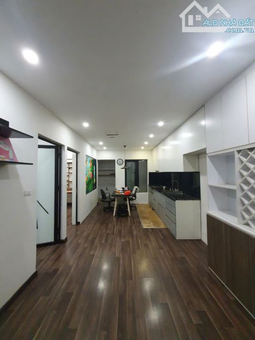 Cho thuê căn hộ phố Kim Mã, Ba Đình, 75m2, 2 ngủ, đẹp, 12.5 triệu/th