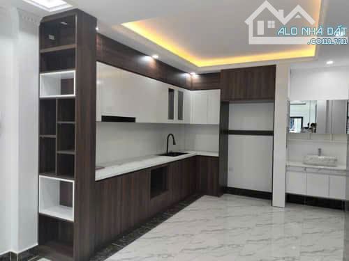 Bán nhà phân lô phố Hoàng Đạo Thành - Thanh Xuân. DT 48m2 x 7 tầng, thang máy, ô tô tránh