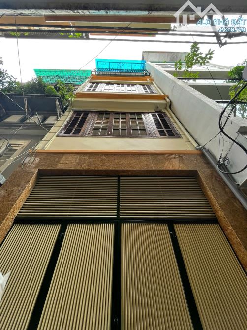 Bán Nhà Hoàng Quốc Việt 40M2, 5Tầng, 20M Ô Tô Tránh, Gần Phố, Giá Chỉ 6,3tỷ