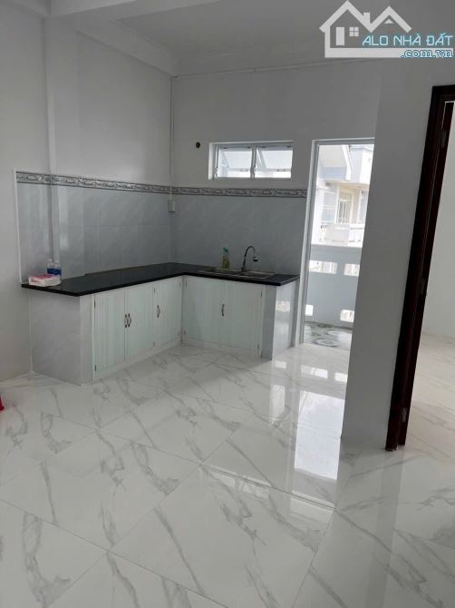 Bán căn hộ Hưng Phú 70m2, 2 phòng ngủ, sổ hồng, Đông Bắc, thang máy, Cần Thơ, trung tâm