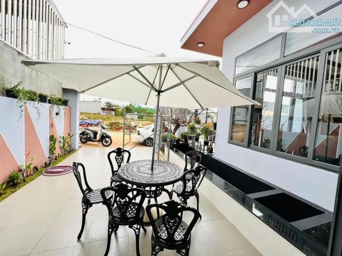 BÁN BIỆT THỰ SÂN VƯỜN HẺM 147 ĐỖ XUÂN HỢP. DT: 10x20M. GIÁ: 5,4 TỶ - 1