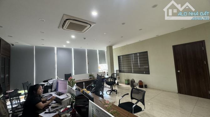 Building mặt phố Xã Đàn, 131m2,7 tầng, mặt tiền 12m, Vỉa hè, thang máy, dòng tiền 280tr/th - 1