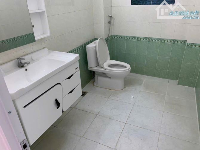 Nhà hẻm xe hơi Sư Vạn Hạnh, Trệt 3 Lầu, 5PN 3WC, 4x18m, 35 Triệu - 1