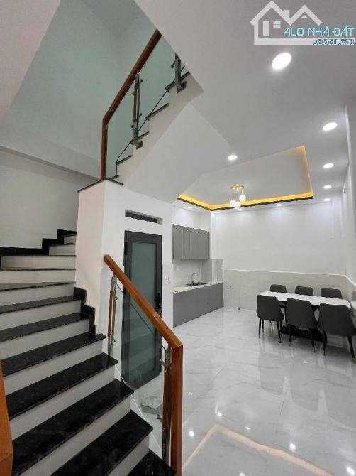 Chỉ 100tr/m Có Nhà 68m2 Nguyễn Thị Tần Q8 Ngang 5,6m SHR Hoàn Công Đủ Tặng Full Nội Thất - 1