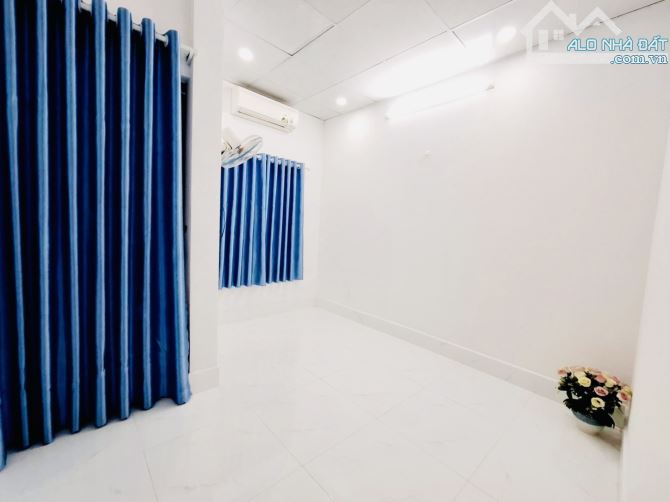 Nhà Mới Ở Ngay, Cộng Hoà 30M2, 2 Tầng Đẹp, HXH Tân Bình chỉ 4 tỷ x - 1