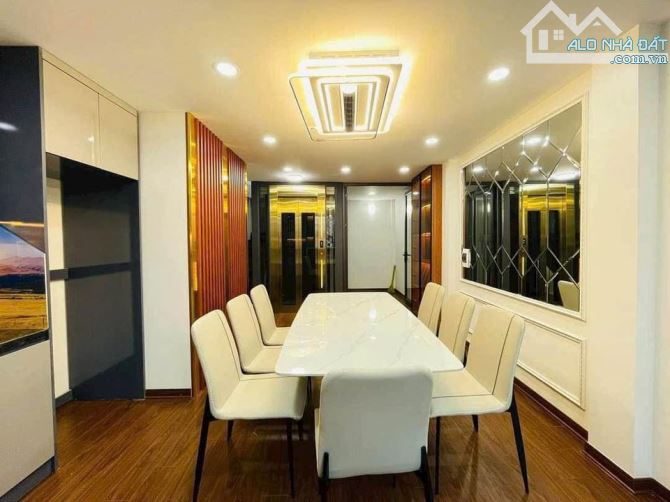 Bán nhà Dịch Vọng - 40m2 - 7.2 tỷ - thang máy - ngõ ba gác tránh xe máy - ngõ nông - 2