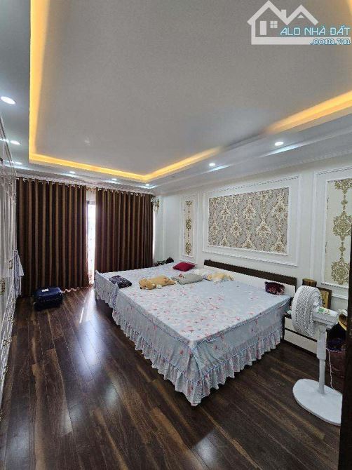 Bán nhà Việt Hưng, Quận Long Biên 39.2m2, 5T, 5.350 tỷ, gần phố, ô tô đỗ cửa,  0816.664.** - 2