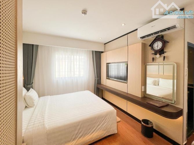 Bán Gấp Hotel Lê Thánh Tôn Q1 8x20m 54P Hầm 11L 245Tỷ - 2