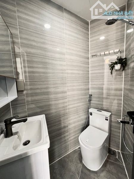 Bán nhà Nguyễn Thượng Hiền P5, Bình Thạnh, 5 Tầng 30m2 (4m x 7.5m), 3PN 3WC, chỉ 4.49 tỷ - 4