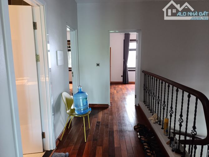 Biệt Thự phố Đội Cấn. Ô tô tránh dừng đỗ, Kinh Doanh đỉnh, Văn phòng. 139m*3t, mt 8m, 42tỷ - 4