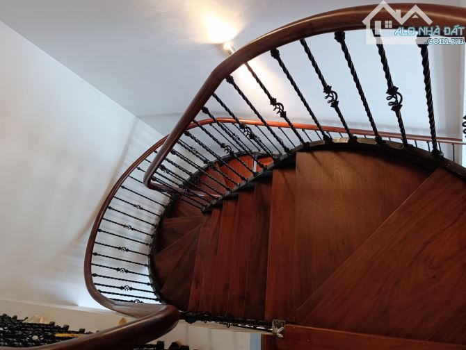 Biệt Thự phố Đội Cấn. Ô tô tránh dừng đỗ, Kinh Doanh đỉnh, Văn phòng. 139m*3t, mt 8m, 42tỷ - 6