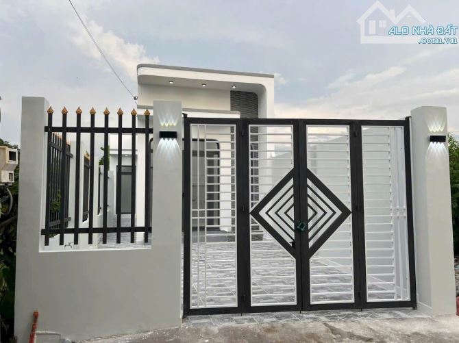 NHÀ 122M2 THỔ CƯ MẶT TIỀN ĐƯỜNG NHỰA GIÁ 1 TỶ 9 - 8