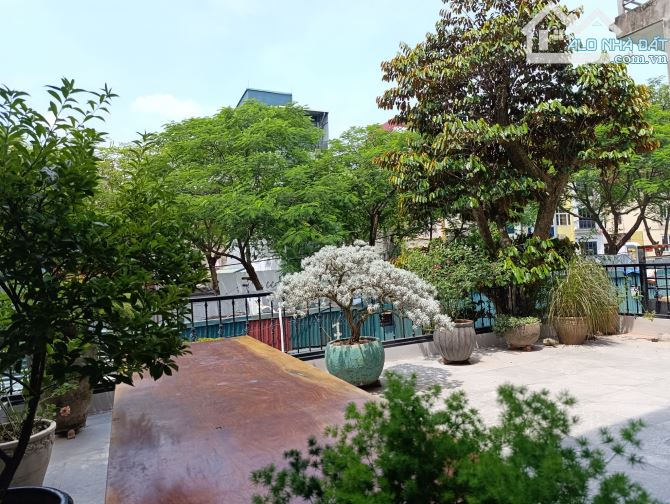 Biệt Thự phố Đội Cấn. Ô tô tránh dừng đỗ, Kinh Doanh đỉnh, Văn phòng. 139m*3t, mt 8m, 42tỷ - 8