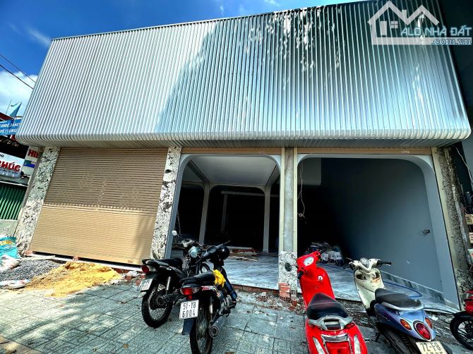 Vị Trí cực VIP - Mặt Tiền KD Sầm Uất Gò Vấp - Quang Trung - View Góc (11x30m) giá chỉ 45ty