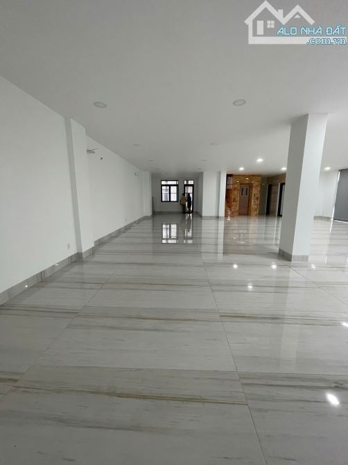 Ngang 11m diện tích 200m2 gần Đảo Kim Cương, Quận 2!