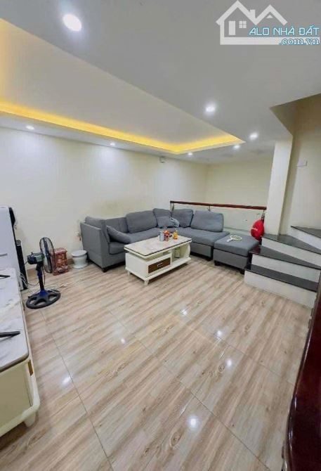 Nhà ngõ Kim Giang, oto đỗ cổng, 38m2, giá nhỉnh 6 tỷ, phòng ngủ rộng - 1