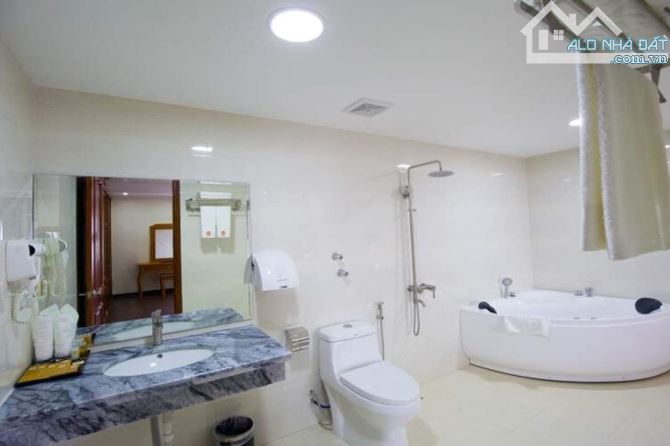 Bán khách sạn 4 sao Đông Hùng Thắng 2, Bãi Cháy, Hạ Long DT 870m2, 11 tầng, 195 tỷ - 1