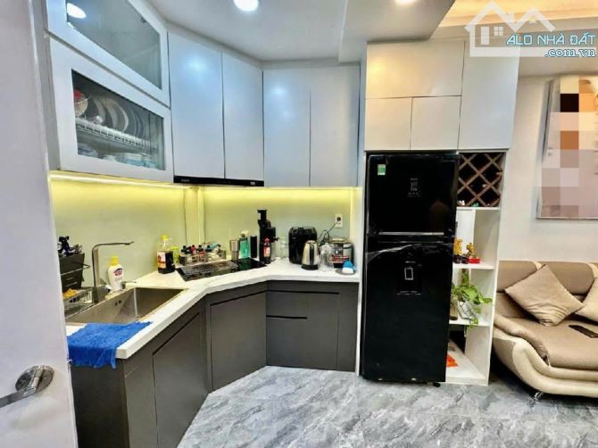 🏡 Nhà Đẹp 2 Tầng Hẻm Xe Hơi Bến Vân Đồn Quận 4 - 1