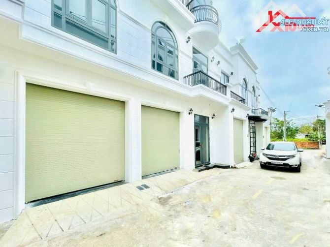 Bán nhà 3 tầng Mới 180m2 Full thổ cư, ngay Đồng Khởi Trảng Dài Biên Hòa. Giá chỉ: 3,260tỷ - 1