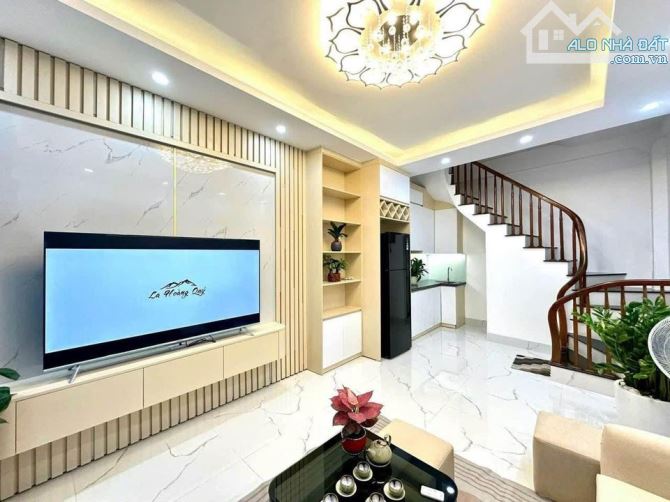 HIẾM KHU VỰC VĨNH PHÚC 35M2*5T – NGÕ THÔNG – 30M RA OTO – GIÁ NHỈNH 6 TỶ. - 1