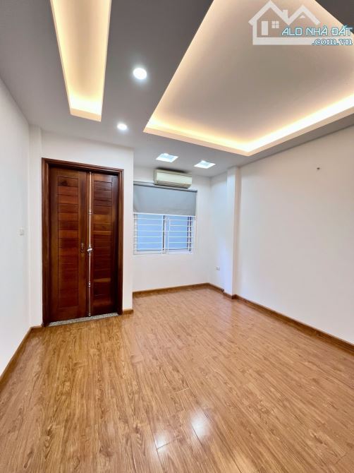 Bán Nhà Thanh Xuân- 50m ra Trường Chinh- 45m2 x 5T . Ngõ 4m. 30m ra Oto tránh. 10.7 tỷ - 1