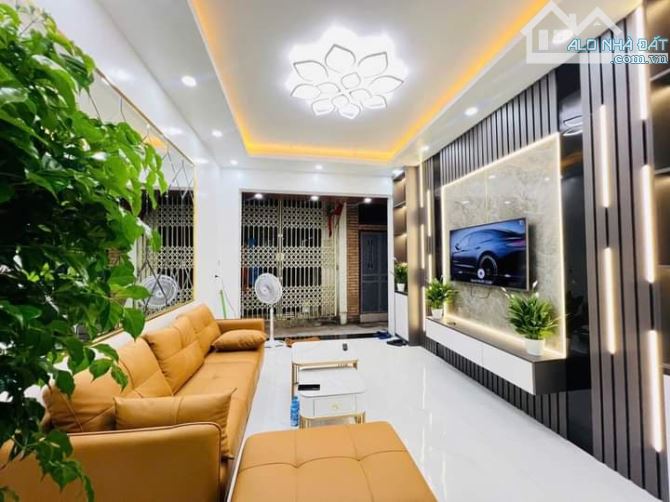 Bán nhà đẹp Trương Định, Hai Bà Trưng 40m2 chỉ 5,25 tỷ, ngõ rộng thoáng - 1