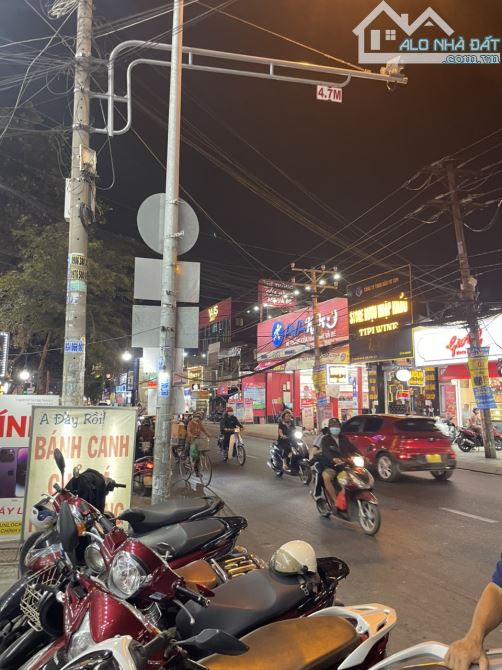 Bán nhà mặt tiền 20x25m giá 63 tỷ Đường Nguyễn Ảnh Thủ - 1