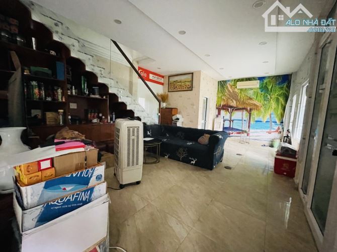 Trần Minh Quyền - 3 tháng 2. Q10. Nhà 3 tầng HC đủ. 3PN. Ngang gần 5M đẹp. Chỉ 8,x tỷ - 1