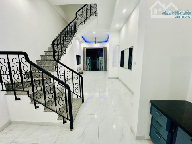 💥HẢI CHÂU- 3 TẦNG- 65m2-  SỔ VUÔNG ĐẸP- Ô TÔ ĐẬU ĐỖ- NHỈNH 4 Tỷ - 1