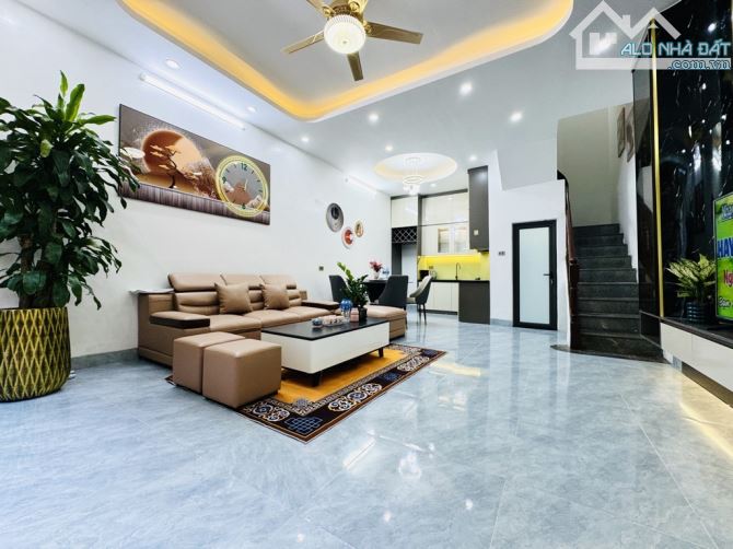 6.35 TỶ MẶT NGÕ, 5 TẦNG 36M2 PHỐ TRẦN CUNG CẠNH PHỐ HOÀNG QUỐC VIỆT NHÀ MỚI Ở LUÔN - 2