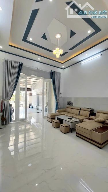 Cíu em Cíu em ! Chú em cần bán gấp căn nhà 72m2 sổ hồng riêng ở Bà Điểm 4 giá 768tr - 2