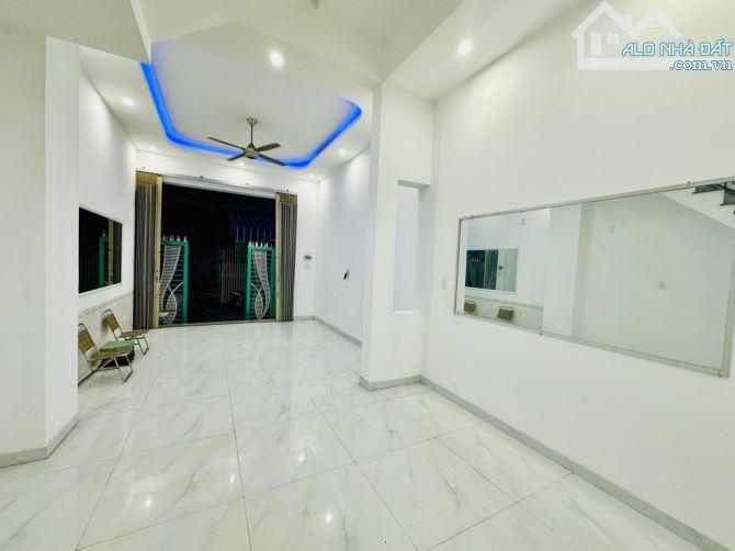 💥HẢI CHÂU- 3 TẦNG- 65m2-  SỔ VUÔNG ĐẸP- Ô TÔ ĐẬU ĐỖ- NHỈNH 4 Tỷ - 3