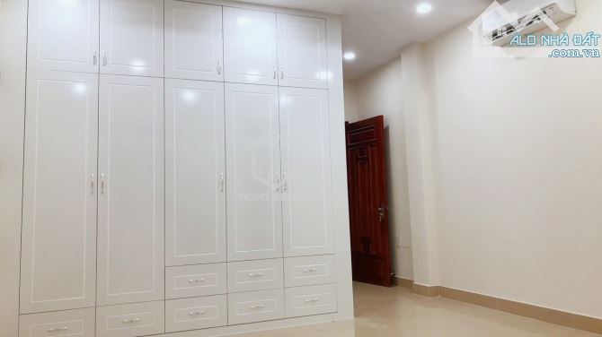 Nhà hẻm oto gần ĐH Luật, KĐT Vạn Phúc, 100m2 1 trệt 2 lầu, 4pn 5wc. - 4