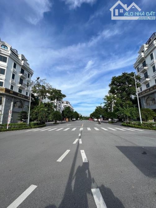 Bán Liền Kề Luxury Kiến Hưng , Vị Trí Vàng , View vườn hoa, kinh doanh , 65m2 , nhà 5 tầng - 4
