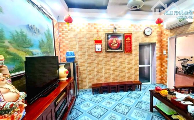 Bán nhà Hoàng Mai 110m2 - 1 nhà ra Mặt Phố - 2 thoáng vĩnh viễn - 5