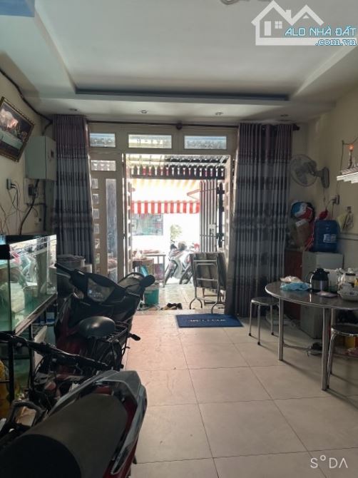 BÁN NHÀ TRỊNH ĐÌNH TRỌNG 68M2 - 2TẦNG-BTCT-4MX17M-HẺM XE HƠI TRÁNH - KINH DOANH - AN NINH - 5