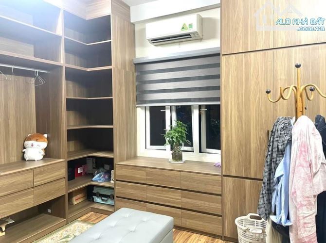 BÁN NHÀ NGÕ 33 VĨNH PHÚC  DT 44 M2 - 5 TẦNG - MT 3.9 M - GIÁ 9.6 TỶ. - 5