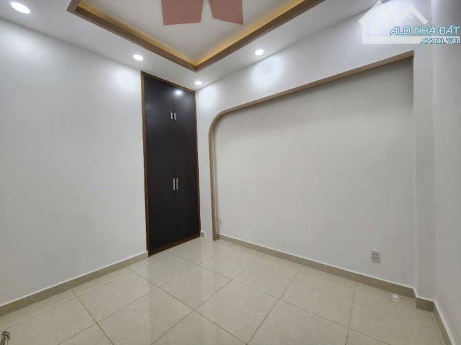 Bán nhà 4 tầng, 40m2, hẻm xe hơi, đường Nguyễn Thượng Hiền, P5 - 5