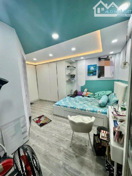 🏡 Nhà Đẹp 2 Tầng Hẻm Xe Hơi Bến Vân Đồn Quận 4 - 6