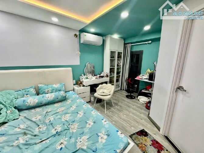 🏡 Nhà Đẹp 2 Tầng Hẻm Xe Hơi Bến Vân Đồn Quận 4 - 7