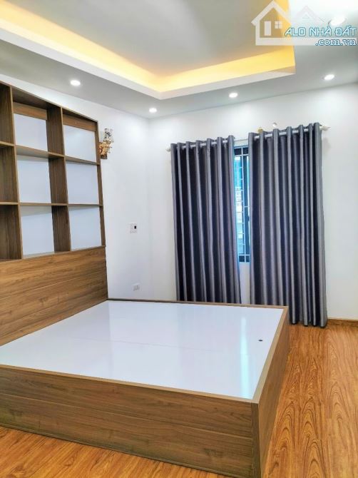 Siêu Hiếm, Bán gấp nhà Cầu Diễn, 33m2, 5 tầng mới, Ô tô gần, Ở sướng, Giá 4.3 tỷ