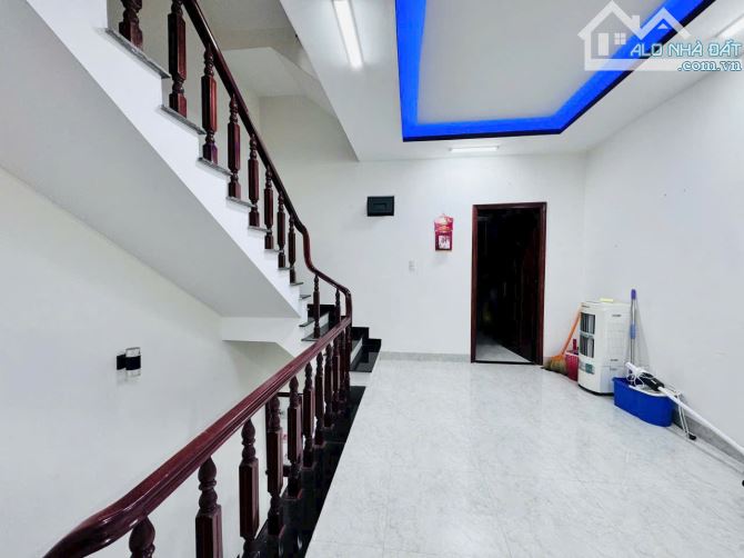 Nhà 3,5 tầng tái định cư Mỹ Gia Nha Trang, dt 100m2, ngang 5m, giá 6 tỷ 500