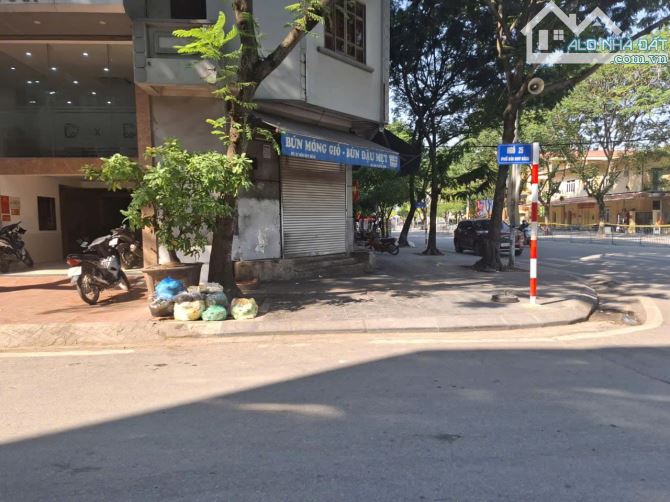 BÁN NHÀ C4 73M BÙI HUY BÍCH- THÔNG SANG QUẬN ỦY HOÀNG MAI ÔTÔ VÀO NHÀ CHỈ 13.5 TỶ