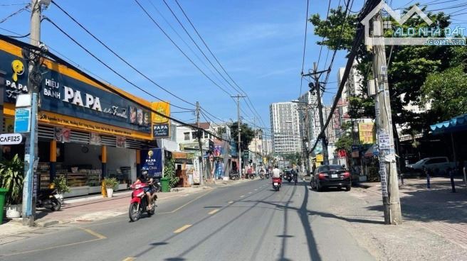 NHÀ MT NGUYỄN DUY TRINH QUẬN 2, DIÊN TICH 165M2 NGANG 10M