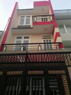 Bán nhà mặt tiền đường Sao Mai, Cách Mạng Tháng Tám. DT: 4 x 17m x 3 tầng đẹp, kế bên ga M