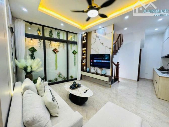 BÁN NHÀ 5 TẦNG QUAN HOA – 35M – LÔ GÓC 3 THOÁNG – NỘI THẤT XỊN – GIÁ 7.5 TỶ (CG69713)