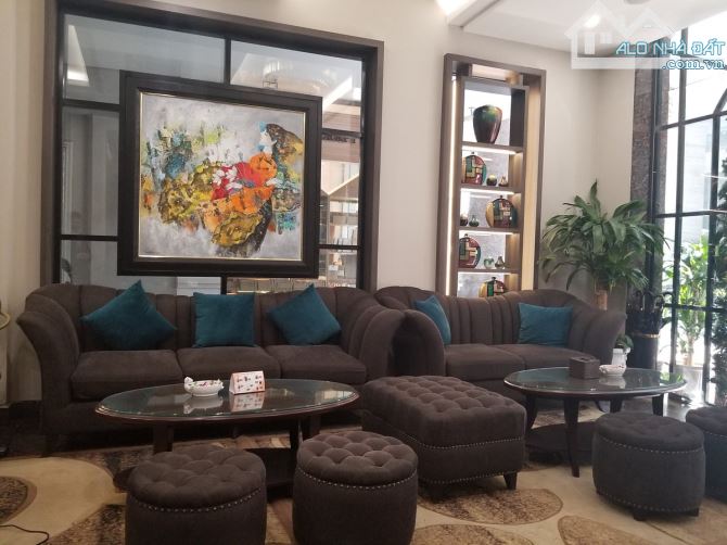 Bán Khách Sạn Mặt Phố Nhà Chung, Hoàn Kiếm, đang KD cực tốt, DT 145m2 x 11 Tầng Giá 168 Tỷ