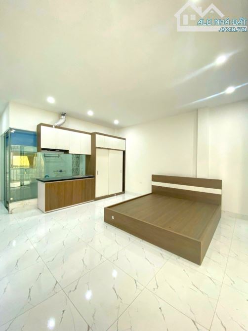 Bán Tòa nhà CHDV Minh Khai 70m2- 7 tầng thang máy - Gần ô tô - 1