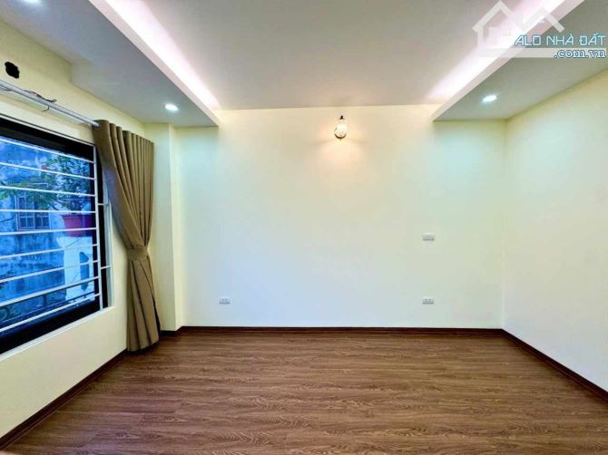 CHÍNH CHỦ BÁN NHÀ PHỐ TRẠM, LONG BIÊN,DT: 30M x 5 TẦNG, MT: 3,5M, GIÁ: 5,5 TỶ. - 1