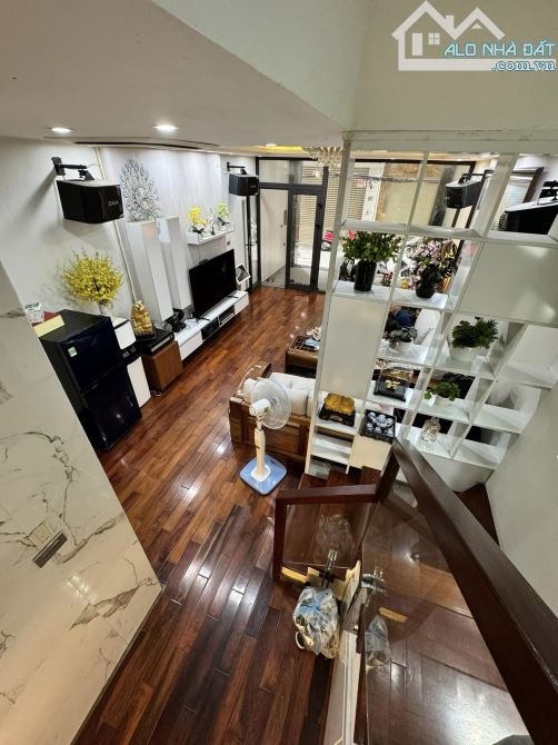 Bán nhà phố Hoàng Mai. Sổ A4 51m2, 6 tầng 3 ngủ, MT5m. Giá 15.3 tỷ thỏa thuận - 1